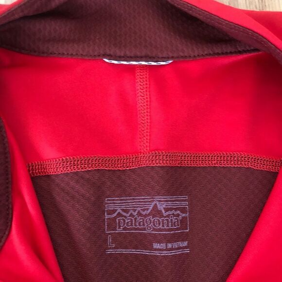 PATAGONIA Womens RED COLORBLOCK 1/2 ZIP LIGHTWEIGHT PULLOVER - Picture 3 of 10